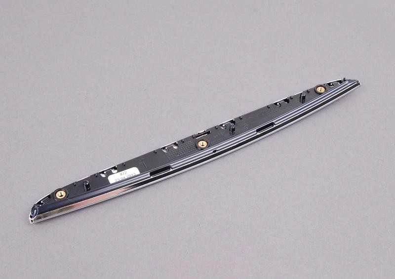 Bmw 3 E90 E91 Kairys Variklio Gamyklos Dangtis Originalus 51137117241