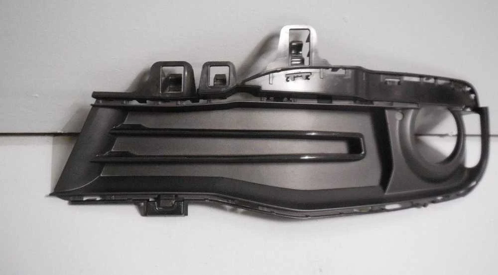 BMW 3 serijos F30 F31 LCI priekinio kairiojo rūko žibinto grotelės 51117396857 originalios