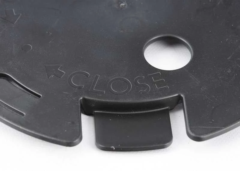 BMW 3 Touring G21 Variklio skyriaus centrinis po dėtuve esantis dėklas Originalus 51757409394