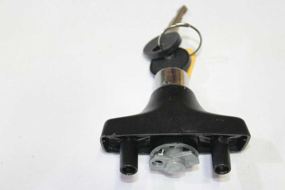 Bmw E30 Bagažinės Dangčio Užrakto Cilindras Su Raktu Originalus 51241904514