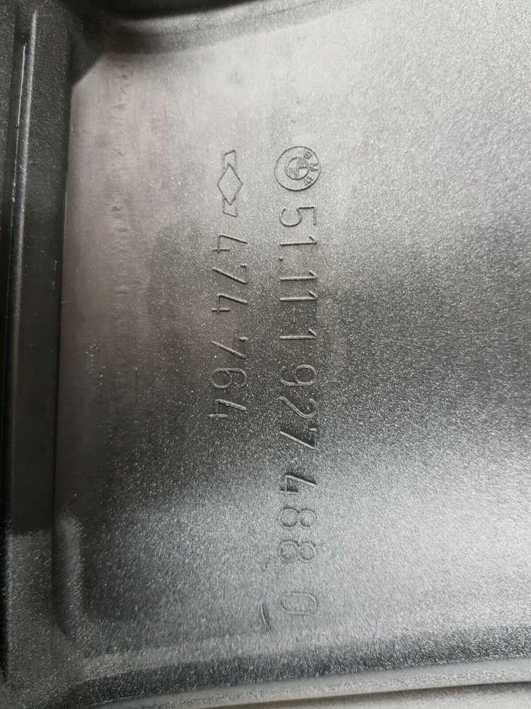 BMW 5 E28 Dešinė Abdeckung Originalus 51111934658