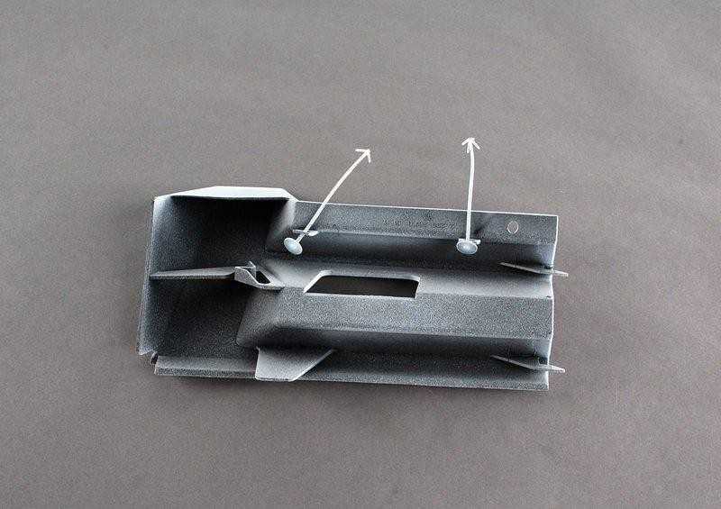 BMW 5 E34 M5 M-Tech Priekinis Bamperis Kairysis Traktoriaus Kabliuko Dangtelis 51112230403 NAUJAS ORIGINALUS