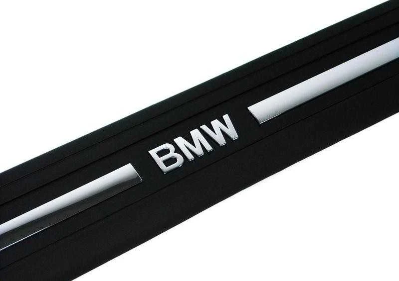 BMW 5 serijos E39 priekinės kairės vairuotojo durų juoda slenkstis originalus 51478178119
