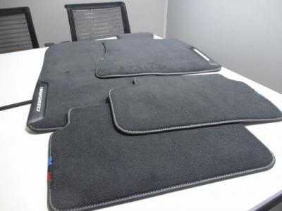 BMW 5' G30 G31 F90 M PERFORMANCE Grindų kilimėlių rinkinys Pilnas RHD 51472465745