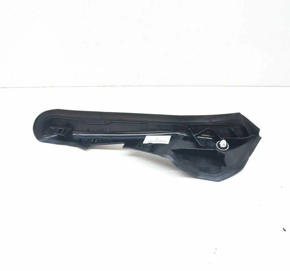 BMW 5 SERIJOS G30 GALINIŲ ŽIBINTŲ LATAKO JUOSTA O/S DEŠINĖJE 63218493822 ORIGINALUS