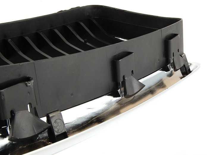 BMW 7 serija E38 priekinė inksto grotelė dešinė originali 51138125812