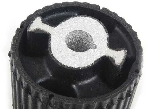 BMW 750i 550i 09-17 Galinis R arba L šono priekinis subrėmo tvirtinimas 33 31 6 792 873 NAUJAS