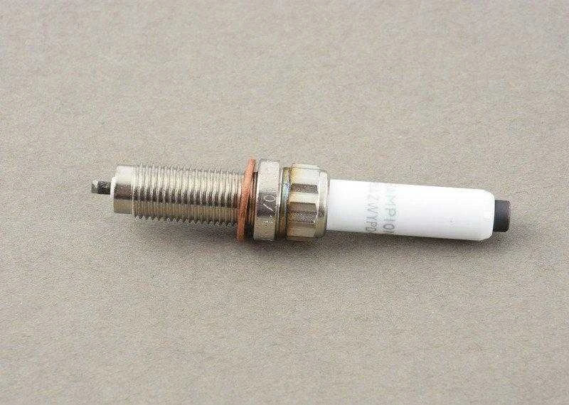 BMW Aukštų Galios Žvakės F40 F44 G20 G21 G30 G31 Originalus 12122455258