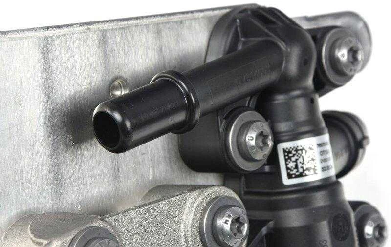 Bmw Automatinės Pavarų Dėžės Alyvos Aušintuvas G30 G31 G32 Originalus 17218607245