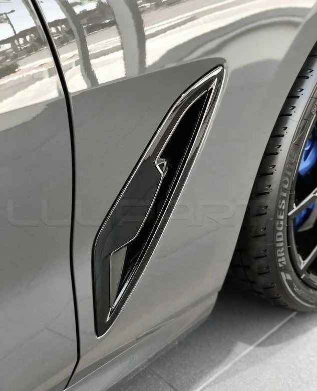 BMW BLIZGUS Juodas SPARNO ORO KANALO APDAILOS SKYDELIS DEŠINĖJE 51138080614 ORIGINALUS