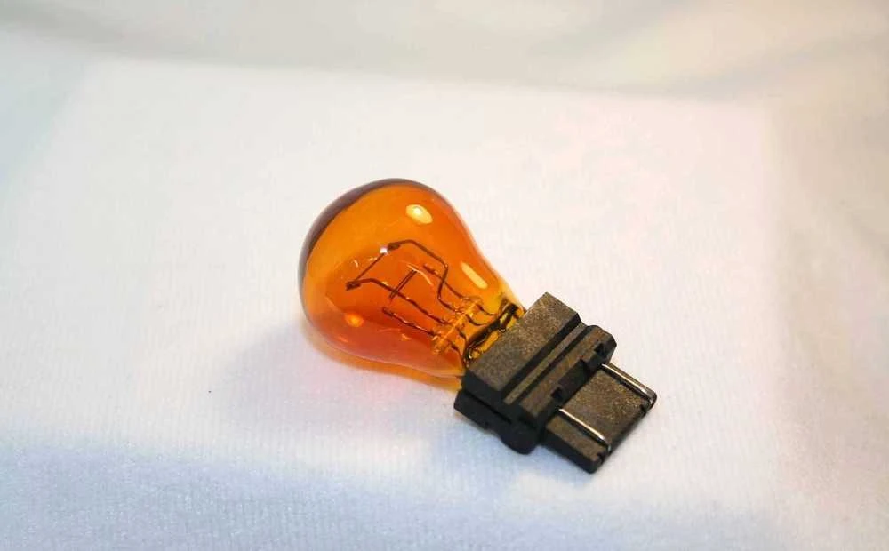 Bmw BULB Geltonas 3 F30 5 E39 E60 E61 7 E65 X5 E53 Originalus 63217160900