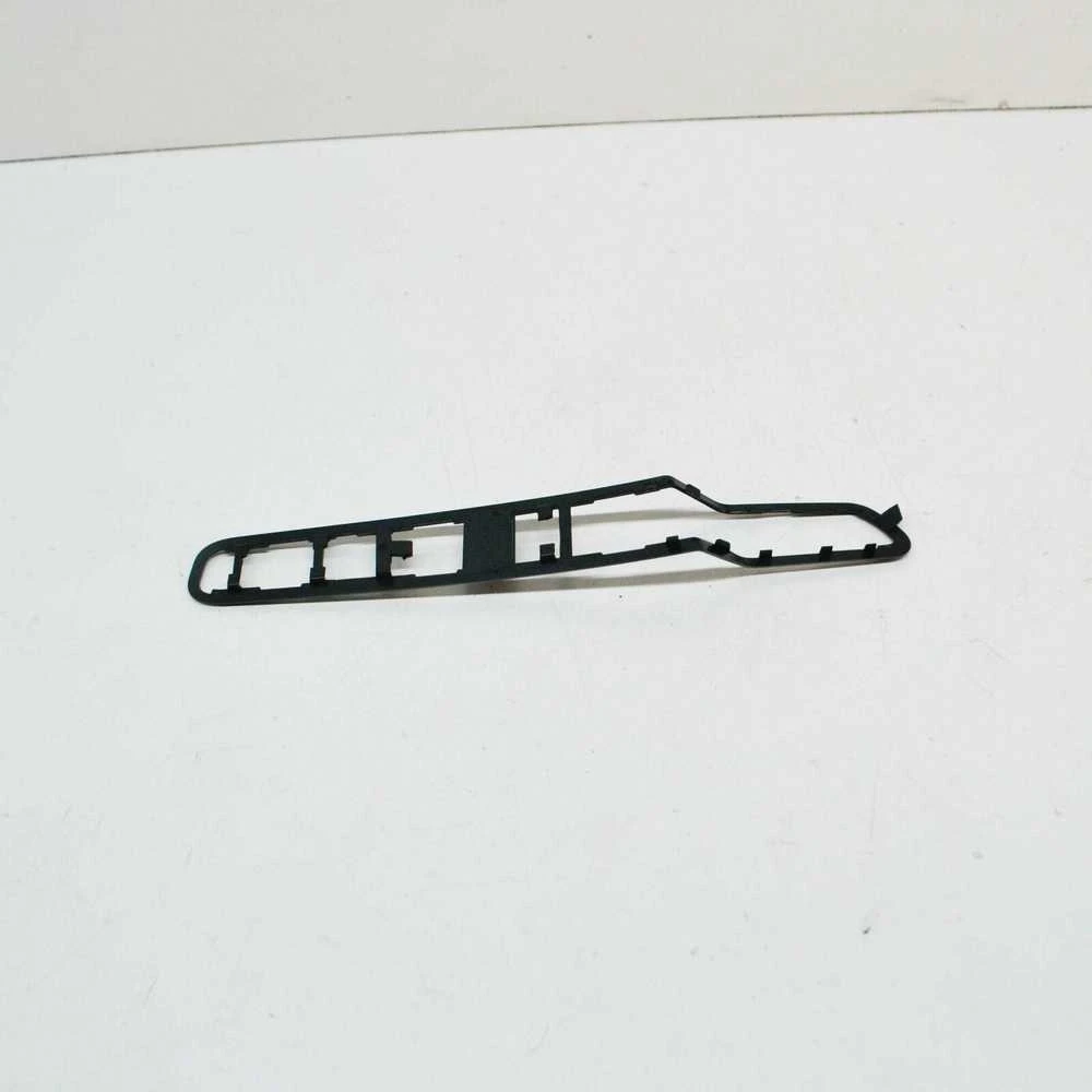 BMW dešinės pusės grotelių pagrindas 51138051818 Originalus