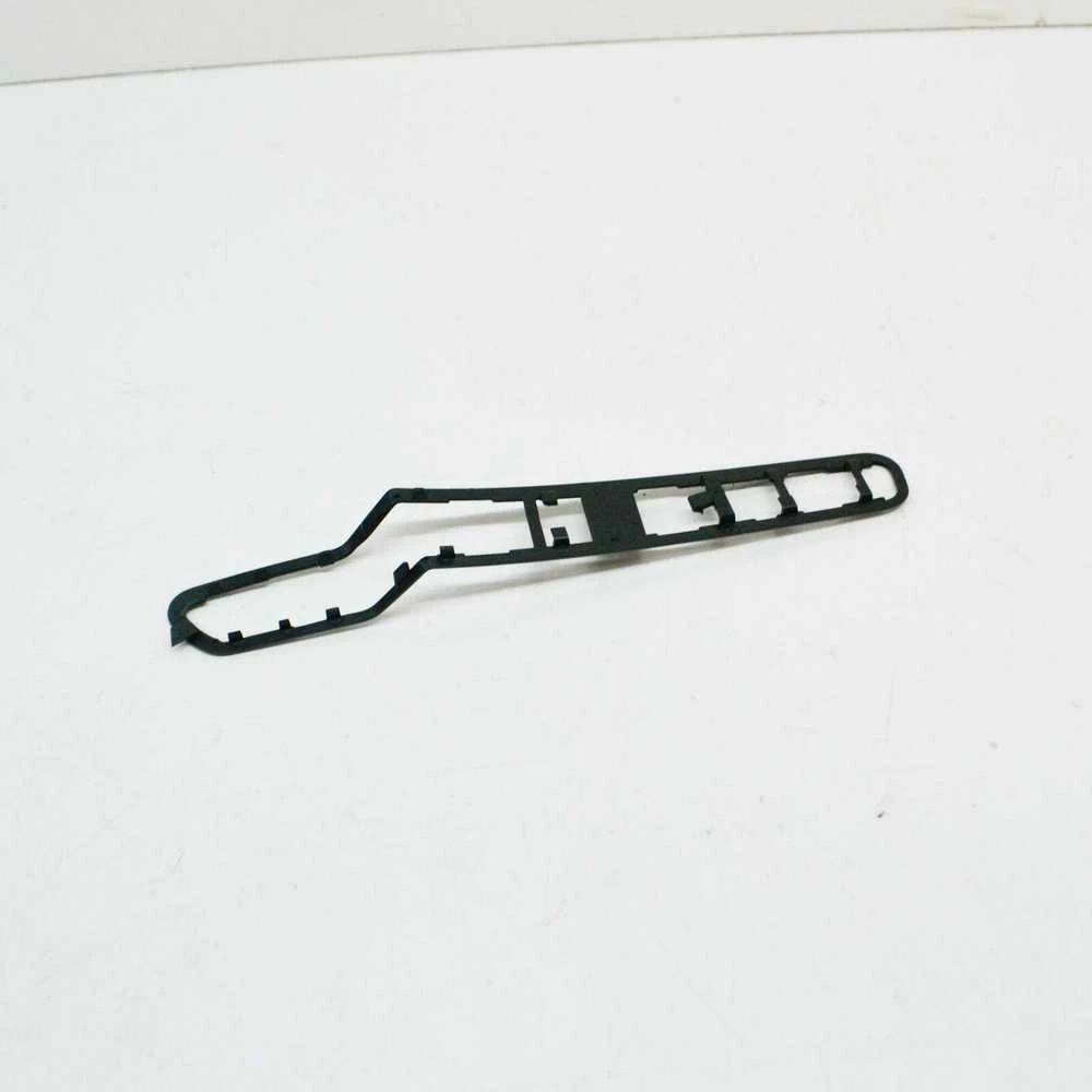 BMW dešinės pusės grotelių pagrindas 51138051818 Originalus