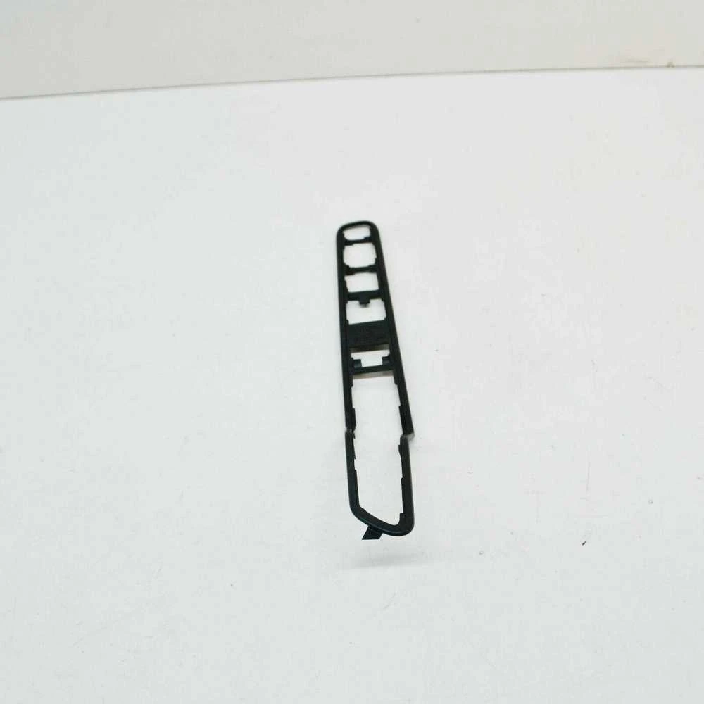 BMW dešinės pusės grotelių pagrindas 51138051818 Originalus