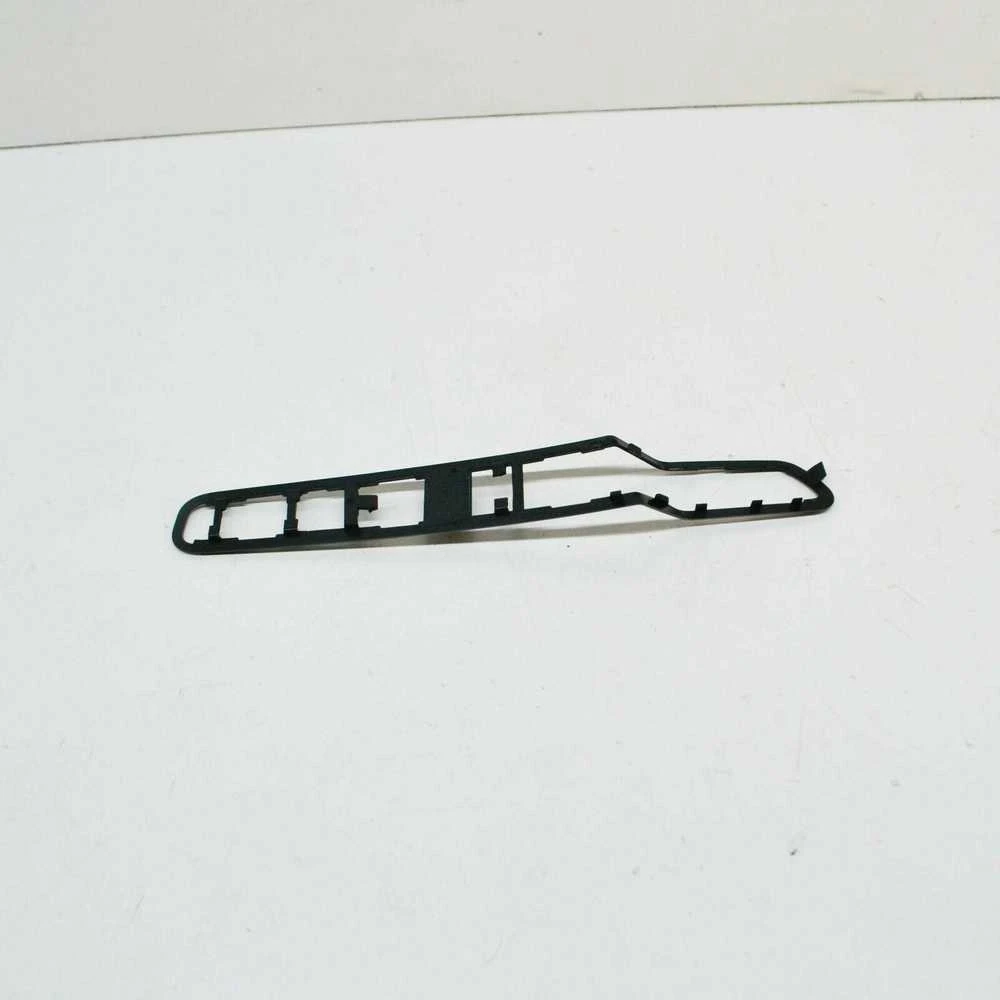 BMW dešinės pusės grotelių pagrindas 51138051818 Originalus