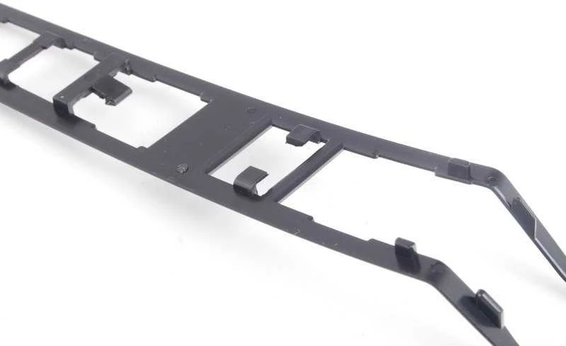 BMW dešinės pusės grotelių pagrindas 51138051818 Originalus