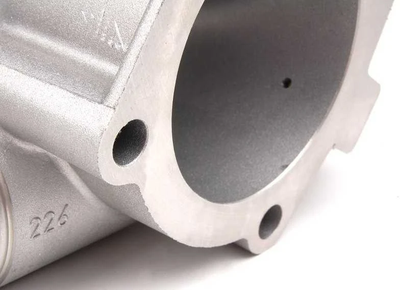 BMW E23 E24 E28 variklio aušinimo skysčio termostato korpuso dangtelis originalus 11531268650