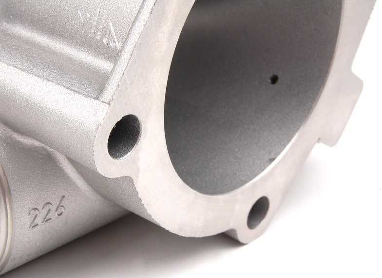 BMW E23 E24 E28 variklio aušinimo skysčio termostato korpuso dangtelis originalus 11531268650