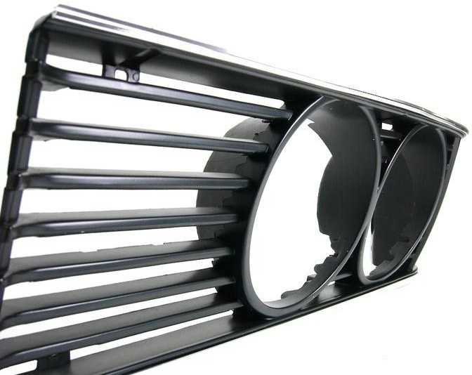 BMW E24 priekinio kairiojo žibinto apdailos grotelės originalios 51131838751