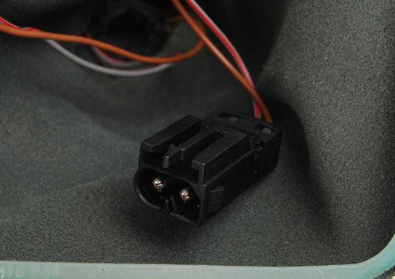 BMW E30 3' Originalus 18211707807