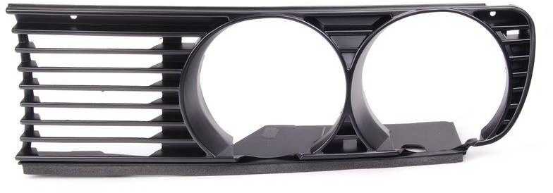 Bmw E30 Dešinės Pusės Galinės Šviesos Grotelė Originalus 51131945886