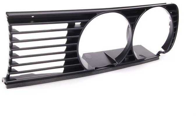 Bmw E30 Dešinės Pusės Galinės Šviesos Grotelė Originalus 51131945886