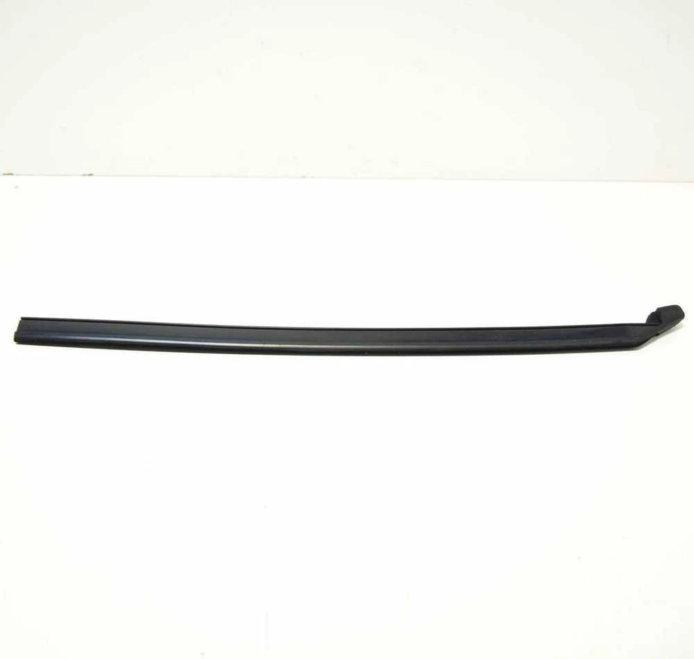 BMW E30 dešinės pusės lango sandariklis originalus 51361922168