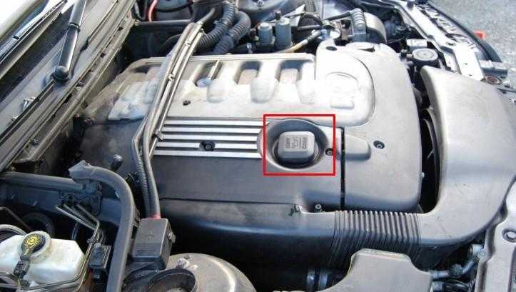 BMW E30 E31 variklio alyvos įpylimo dangtelis originalus 11127509328