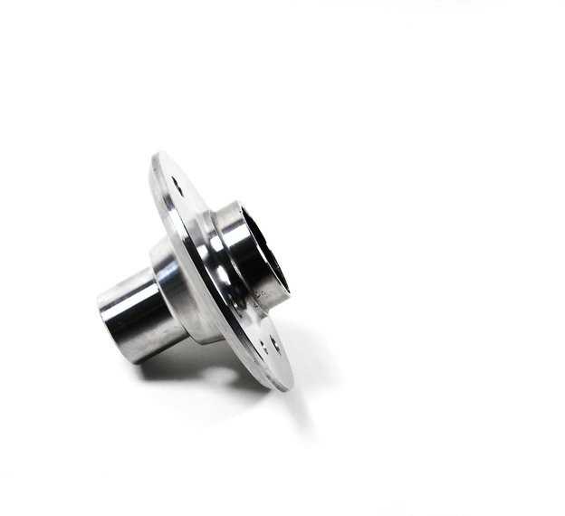 BMW E30 E36 318i 325e 325e 325es 325i 325is Galinio tilto stebulė 33411131121 Originali