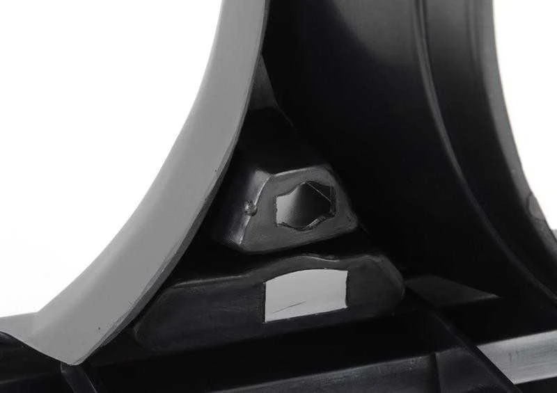 BMW E30 grotelės kairės pusės originalios 51131876091