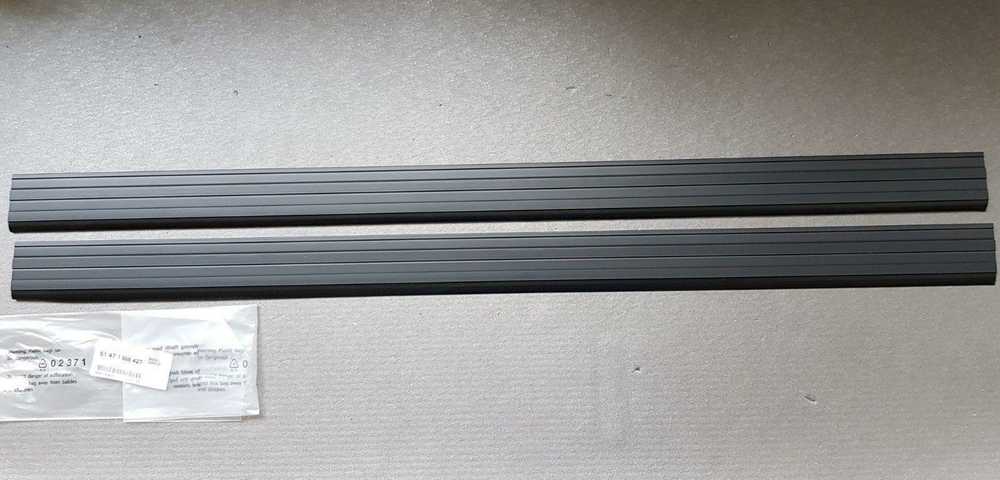BMW 3 E30 kupė kairės pusės priekinių durų slenkstis, originalus, 51471888427