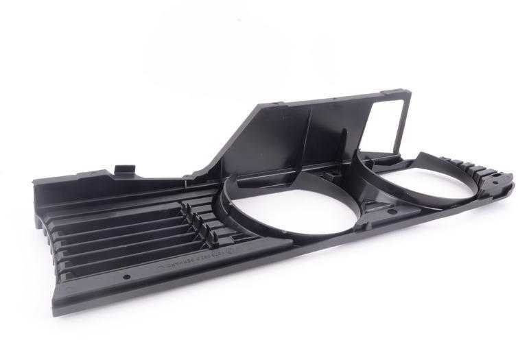 BMW E30 priekinio žibinto grotelės dešinėje originalios 51131876092