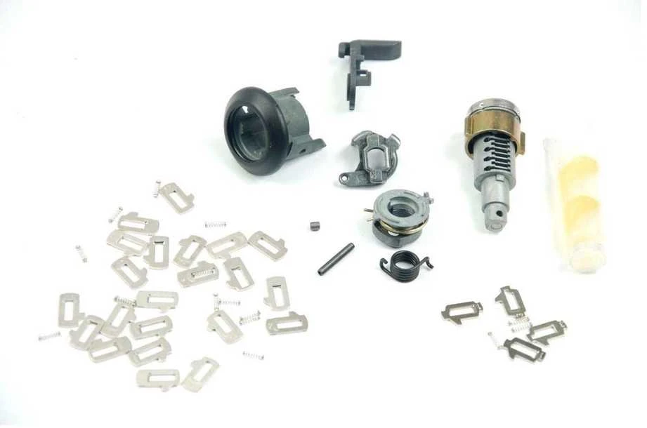 BMW E30 Remonto komplektas durų užrakto cilindras dešinysis originalus 51219061344