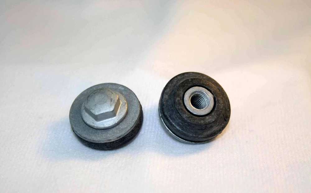 BMW E31 E32 dangtelio veržlė Ventilio dangtelis originalus 11121747162