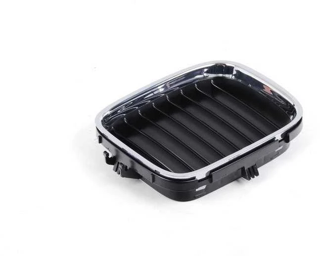 BMW E31 grotelės dešinėje originalios 51138124272