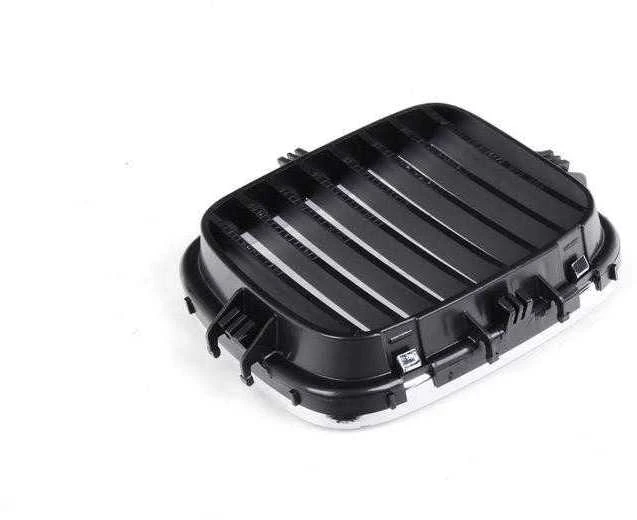 BMW E31 grotelės dešinėje originalios 51138124272