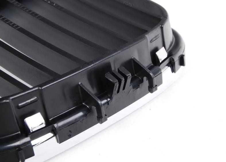 BMW E31 grotelės dešinėje originalios 51138124272
