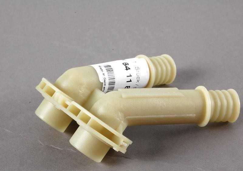 BMW E36 aušinimo sistemos jungties vamzdelis originalus 64118391141