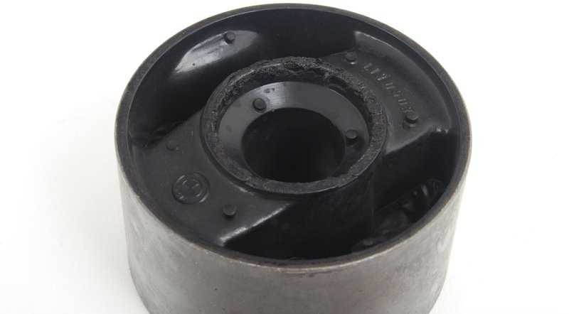 BMW E36 E46 Ekscentrinis varžtas - valdymo svirtis 12 X 1,5 X 82 mm Originalus 33326863853
