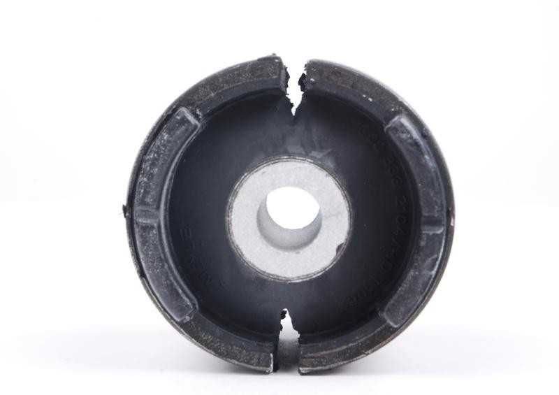 BMW E36 E46 galinė įvorė pakabos svirtis originali 33326770786