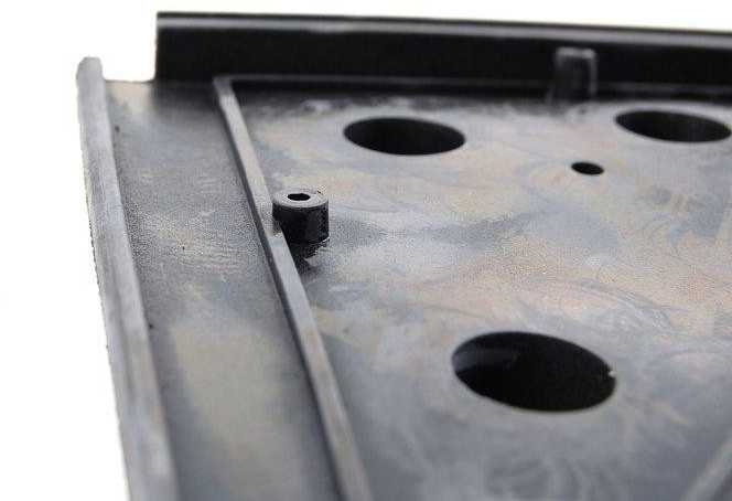 BMW E36 Kairės pusės durų veidrodėlio tarpiklis 8144471 51168144471