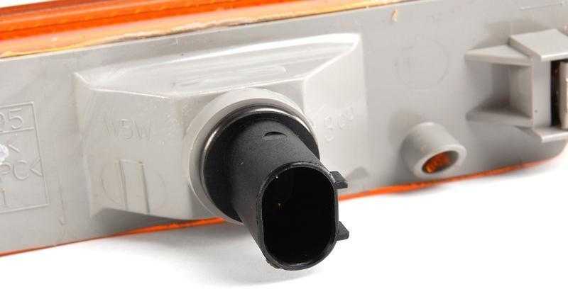 BMW E36 šoninis gabaritinis žibintas kairysis originalus 63148389695
