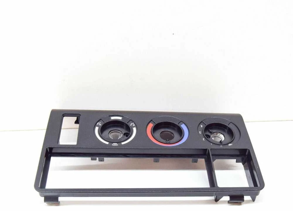 BMW E36 valdymo skydelis originalus 64118368037