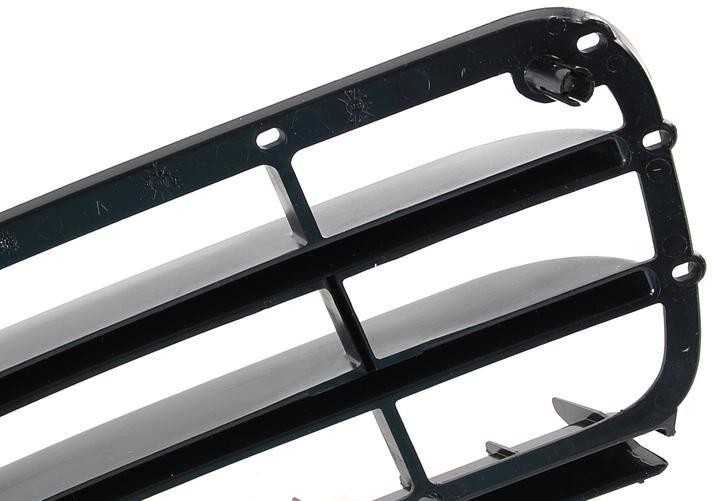 BMW E36 Z3 97-02 Priekinis centrinis bamperio dangtis grotelės juodas originalus 51118399335