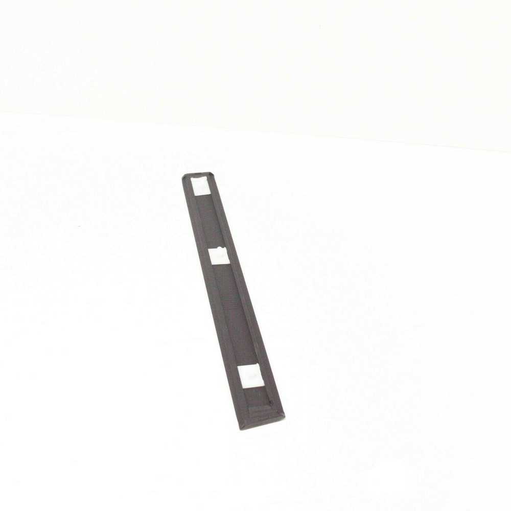 BMW E38 dangtelio juostelė dešinė originali 51138125832