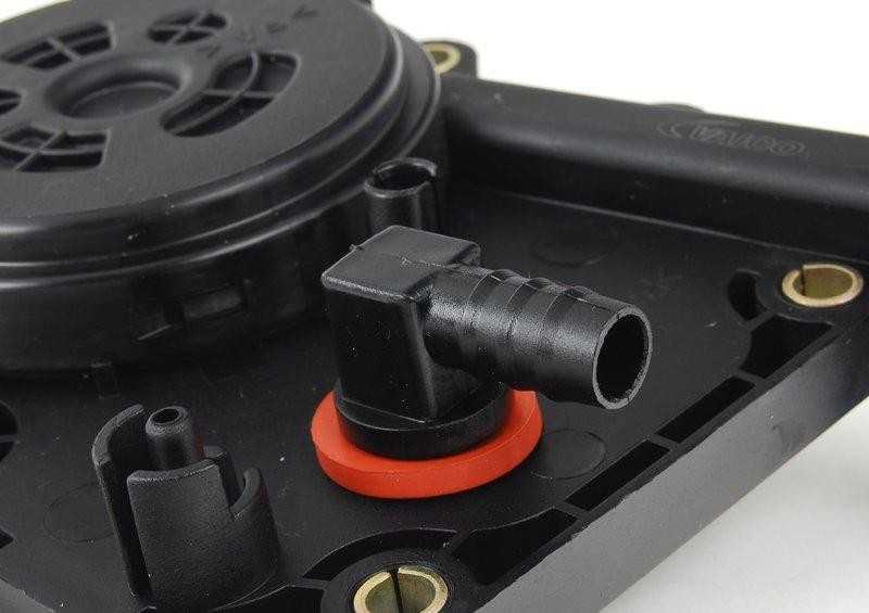 BMW E38 E39 E31 variklio karterio ventilio ventilis originalus 11617501563