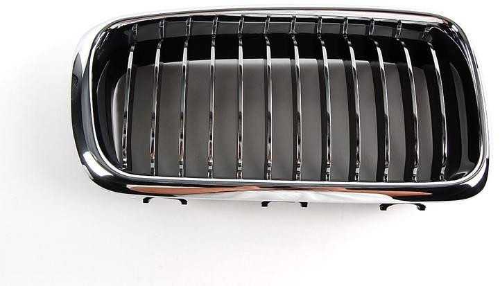 BMW E38 grotelės dešinėje originalios 51138231596