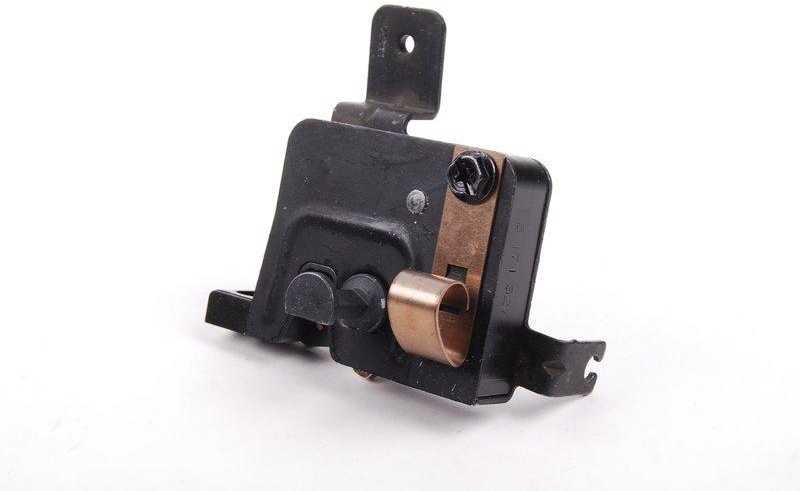 BMW E38 kairė apatinė variklio dangčio užrakto dalis Originali 51238171527