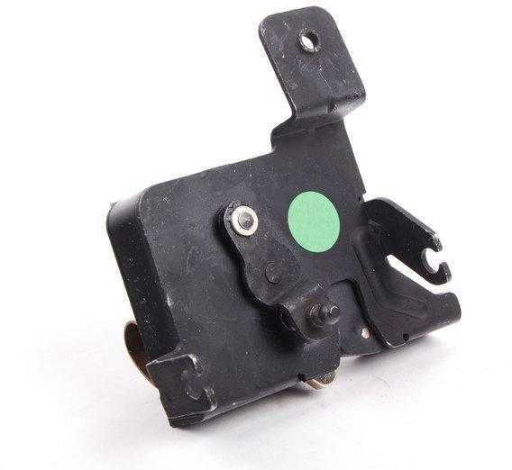 BMW E38 kairė apatinė variklio dangčio užrakto dalis Originali 51238171527