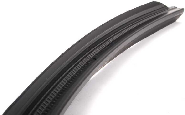 BMW E39 520d 520i 523i 2.4 525d 525i 525td priekinis spoileris 51118216706 originalus
